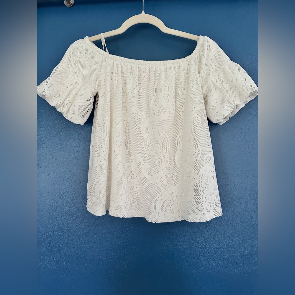 Lilly Pulitzer White Puff Sleeve Ruffled Blouse